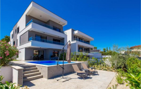 Pet Friendly Apartment In Malinska